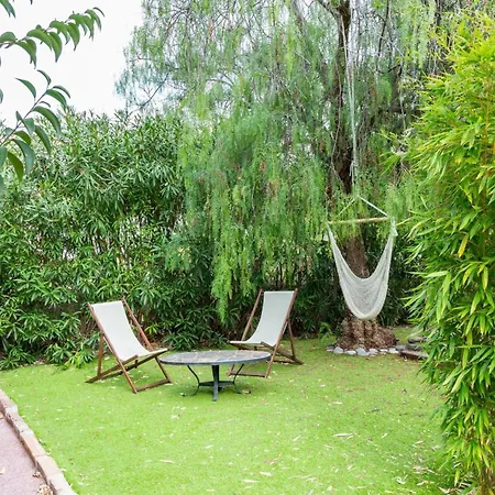 Shared House Les Louves Privatunterkunft *